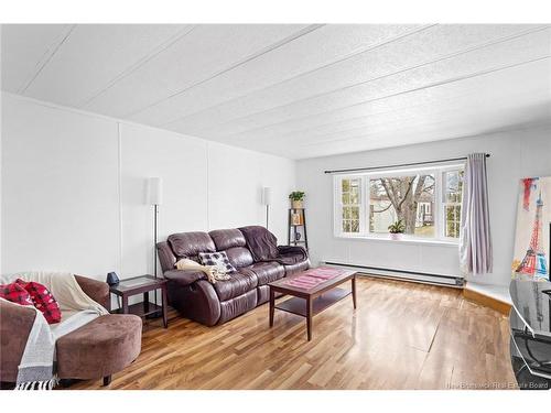 18 Hill St, Lincoln, NB 