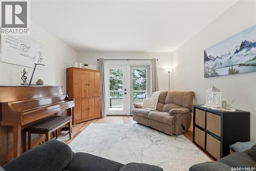 12 80 Berini Drive, Saskatoon, SK - Indoor Photo Showing Living Room