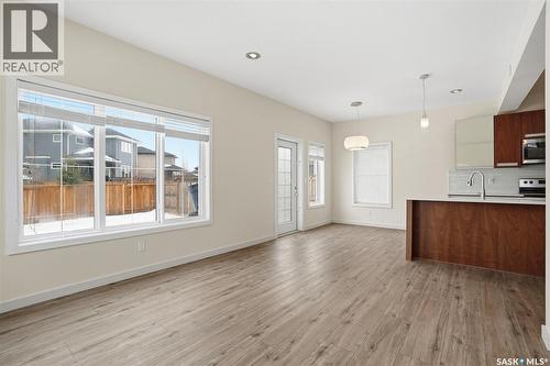 516 Pichler Way, Saskatoon, SK - Indoor Photo Showing Kitchen