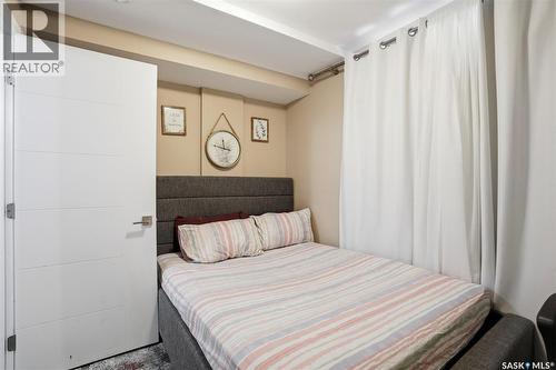 516 Pichler Way, Saskatoon, SK - Indoor Photo Showing Bedroom