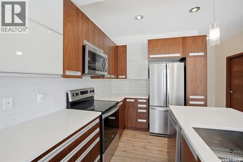 516 Pichler Way, Saskatoon, SK - Indoor Photo Showing Kitchen With Upgraded Kitchen