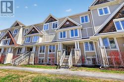 13 - 424 HILLSBORO PRIVATE  Ottawa, ON K2M 3A8