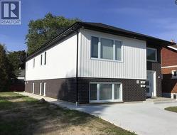 1479 WESTCOTT Unit# B Windsor, ON N8Y 4C3