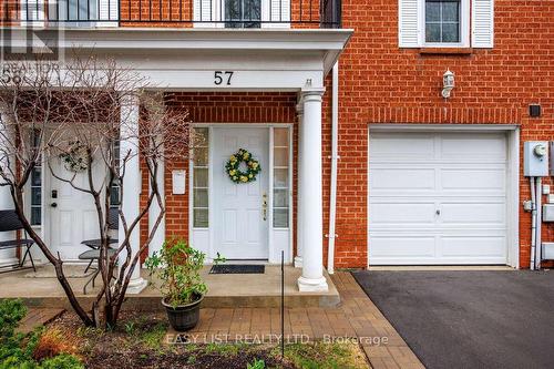 57 - 57 STORNWOOD COURT  Brampton, ON L6W 4J1