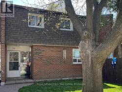 26 - 101 DOVEDALE DRIVE Whitby (Downtown Whitby), ON L1N 1Z7
