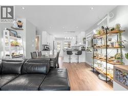 2576 E 27TH AVENUE  Vancouver, BC V5R 1N1