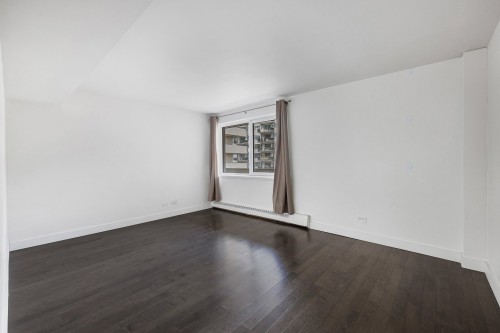 Chambre à coucher - 1803-3450 Rue Drummond, Montréal (Ville-Marie), QC - Indoor Photo Showing Other Room