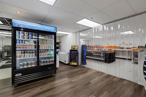 Commerce - 1803-3450 Rue Drummond, Montréal (Ville-Marie), QC - Indoor Photo Showing Other Room