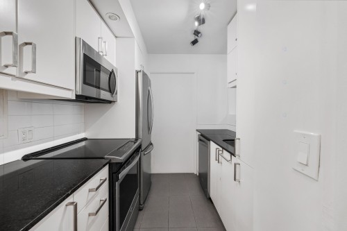 Cuisine - 1803-3450 Rue Drummond, Montréal (Ville-Marie), QC - Indoor Photo Showing Kitchen