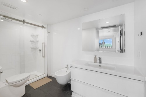 Salle de bains - 1803-3450 Rue Drummond, Montréal (Ville-Marie), QC - Indoor Photo Showing Bathroom