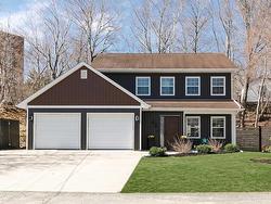 42 Margaret Road  Halifax, NS B3N 1R7