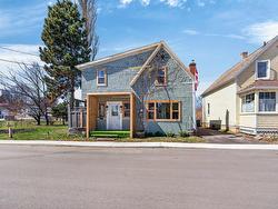 9 Douglas Street  Charlottetown, PE C1A 2H9