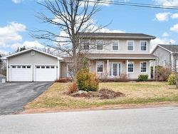 10 Amberwood Crescent Crescent Westmount, NS B1R 2J8
