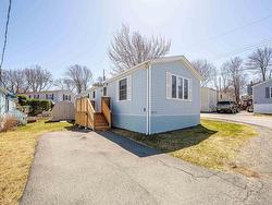 8 Shasta Lane  Halifax, NS B3M 1G1