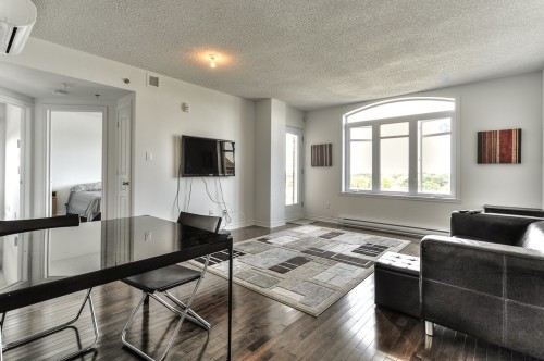 Vue d'ensemble - 604-6550 Boul. Henri-Bourassa O., Montréal (Saint-Laurent), QC - Indoor Photo Showing Living Room