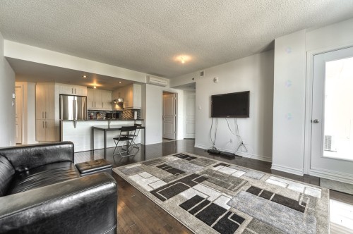 Salon - 604-6550 Boul. Henri-Bourassa O., Montréal (Saint-Laurent), QC - Indoor Photo Showing Living Room