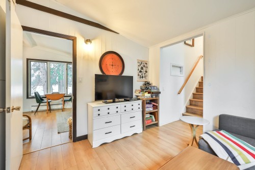 Salle familiale - 129 Ch. Laporte, Val-Des-Bois, QC - Indoor