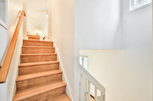 Escalier - 129 Ch. Laporte, Val-Des-Bois, QC - Indoor Photo Showing Other Room
