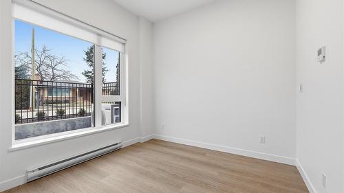 Th4-1390 Pridham Avenue, Kelowna, BC - Indoor Photo Showing Other Room