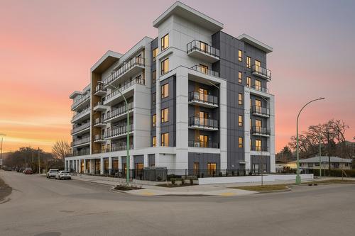 TH4-1390 Pridham Avenue  Kelowna, BC V1Y 0P7