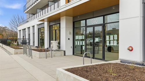 Th4-1390 Pridham Avenue, Kelowna, BC - Outdoor With Exterior