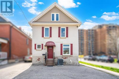 25 COLBORNE STREET W  Oshawa, ON L1G 1L3