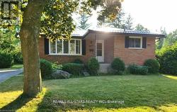 11 ROSELYN COURT Kawartha Lakes (Lindsay), ON K9V 4T8