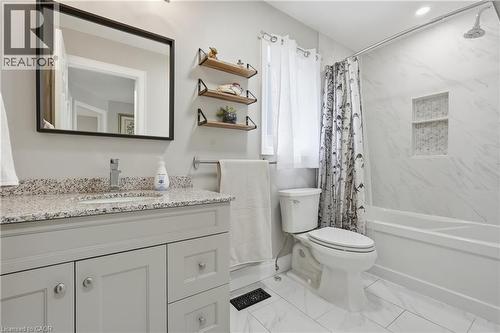 3 Rembe Avenue, Hamilton, ON - Indoor Photo Showing Bathroom