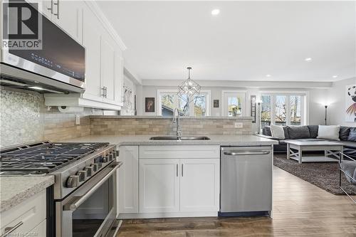 3 Rembe Avenue, Hamilton, ON - Indoor Photo Showing Kitchen With Upgraded Kitchen
