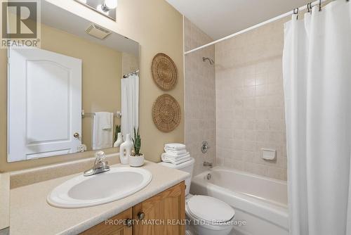 Main Family Bathroom - 680 Ormond Drive, Oshawa, ON - Indoor Photo Showing Bathroom