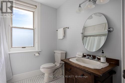 798377 Third Line E, Mulmur, ON - Indoor Photo Showing Bathroom