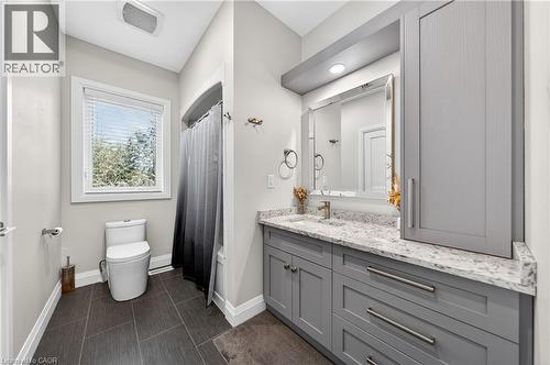 25 Macville Avenue, Kitchener, ON - Indoor Photo Showing Bathroom