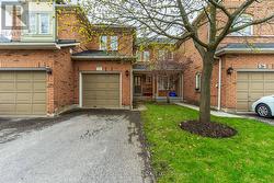 25 - 2665 THOMAS STREET  Mississauga, ON L5M 6G4