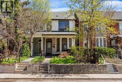 385 DELAWARE AVENUE Toronto, ON M6H 2T7