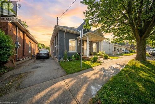 8 MAIN Street  Brantford, ON N3R 3X2
