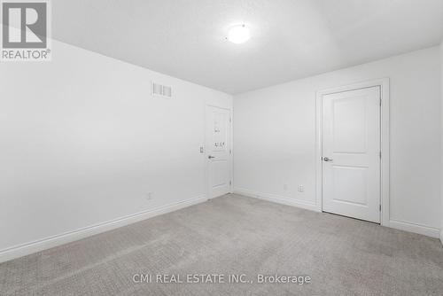 12 Mitten Court, Hamilton, ON - Indoor Photo Showing Other Room