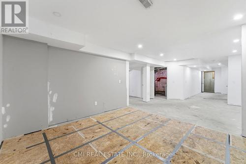 12 Mitten Court, Hamilton, ON - Indoor