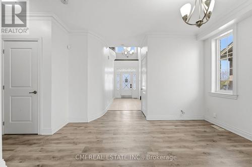 12 Mitten Court, Hamilton, ON - Indoor Photo Showing Other Room