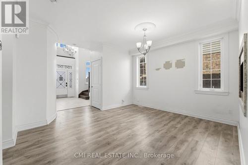 12 Mitten Court, Hamilton, ON - Indoor Photo Showing Other Room