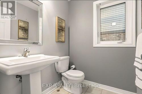 222 Blair Creek Drive, Kitchener, ON - Indoor Photo Showing Bathroom