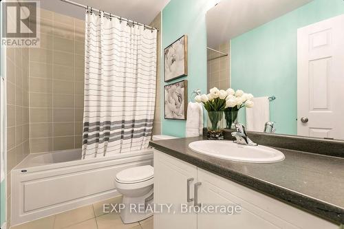 222 Blair Creek Drive, Kitchener, ON - Indoor Photo Showing Bathroom