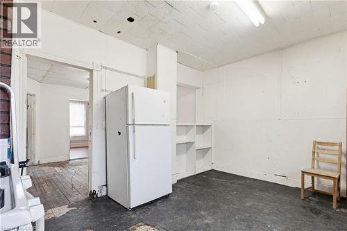 39 Munroe Street, Hamilton, ON - Indoor Photo Showing Other Room