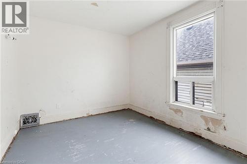 39 Munroe Street, Hamilton, ON - Indoor Photo Showing Other Room