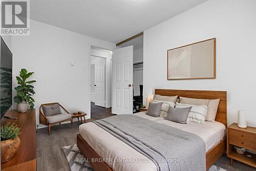 8 Maple Leaf Terrace, Innisfil, ON - Indoor Photo Showing Bedroom