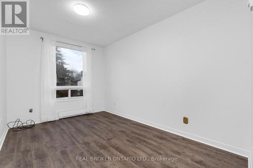 8 Maple Leaf Terrace, Innisfil, ON - Indoor Photo Showing Other Room