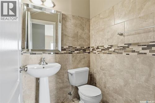 607 Beckett Crescent, Saskatoon, SK - Indoor Photo Showing Bathroom