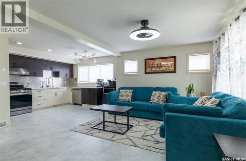 41 5702 Gordon Road, Regina, SK - Indoor Photo Showing Living Room