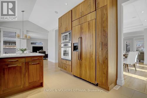 592 Brierwood Avenue, Ottawa, ON - Indoor Photo Showing Kitchen