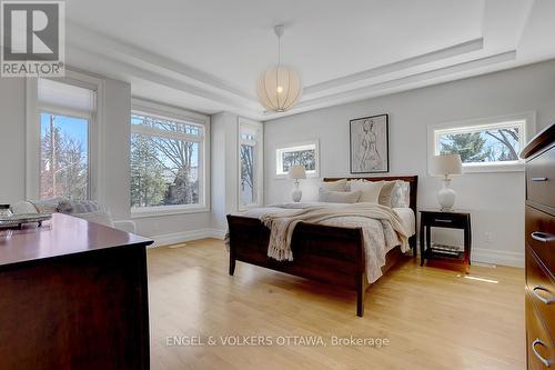 592 Brierwood Avenue, Ottawa, ON - Indoor Photo Showing Bedroom