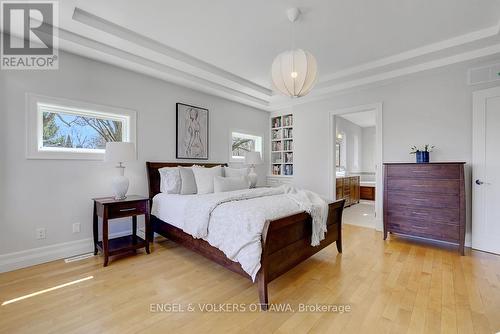 592 Brierwood Avenue, Ottawa, ON - Indoor Photo Showing Bedroom